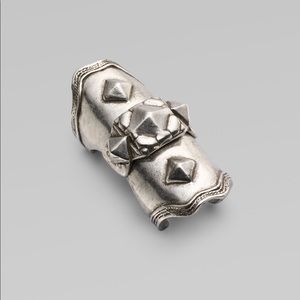 Low Luv by Erin Wasson
Women's Metallic Armor Knuckle Ring